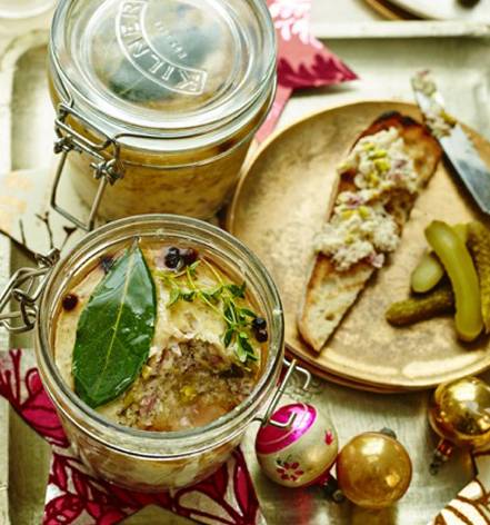 Chicken and pistachio pâté pots