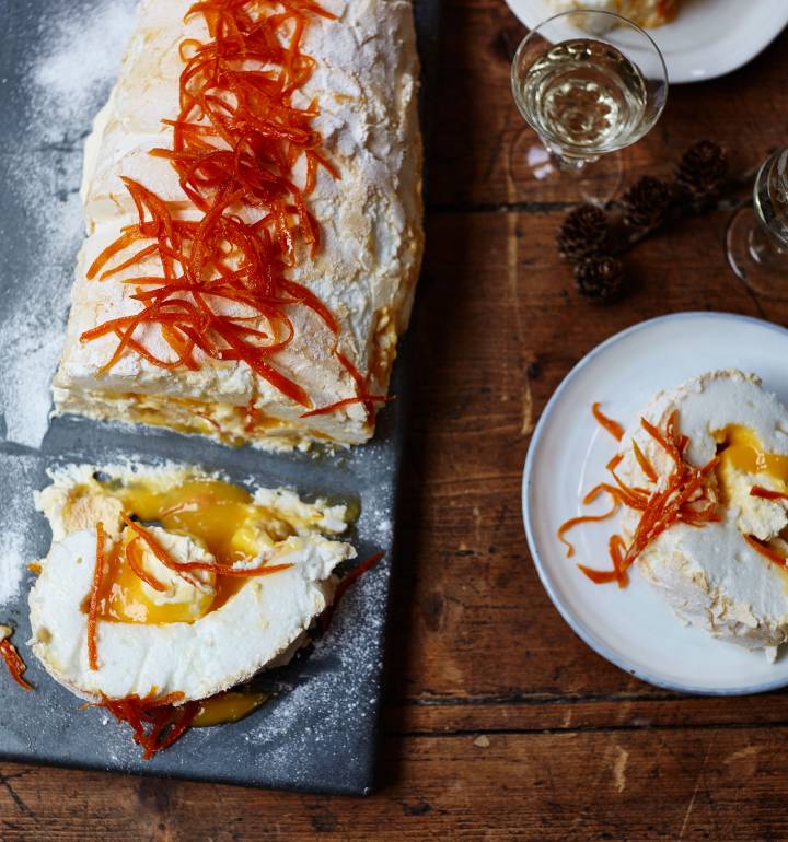 Meringue roulade with clementine curd