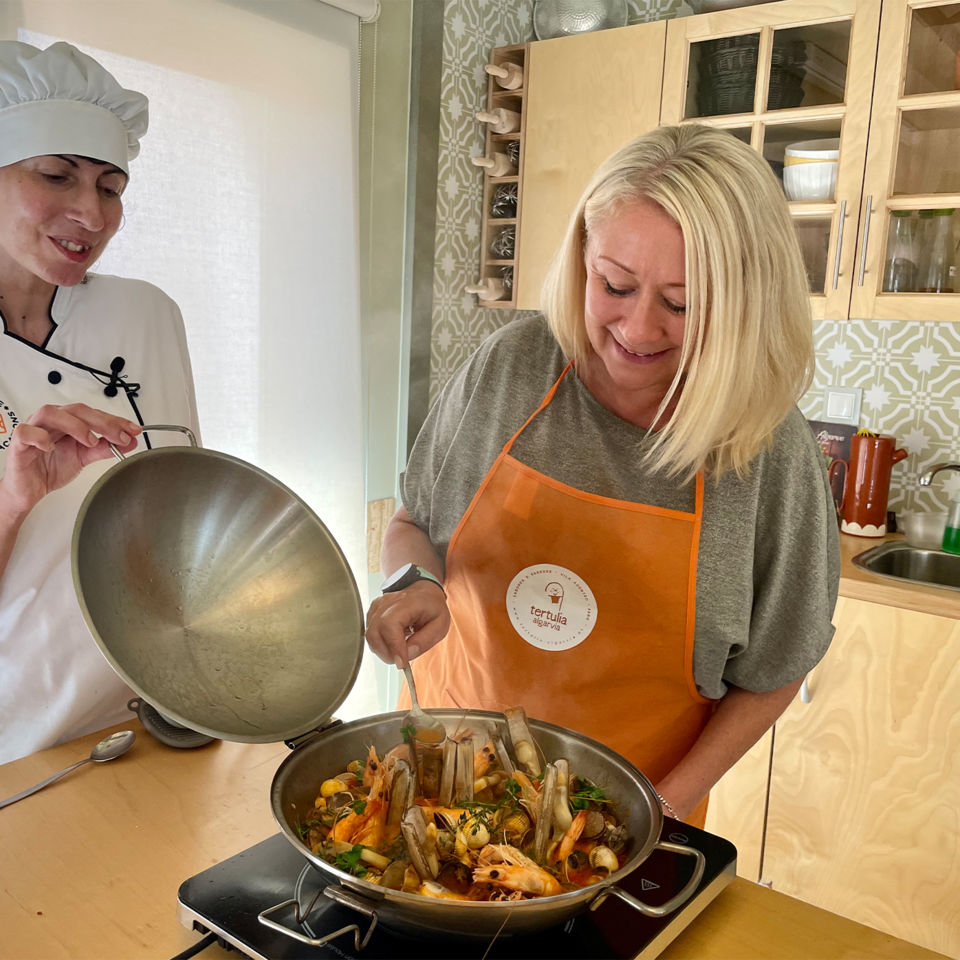 Renate cooks a cataplana stew