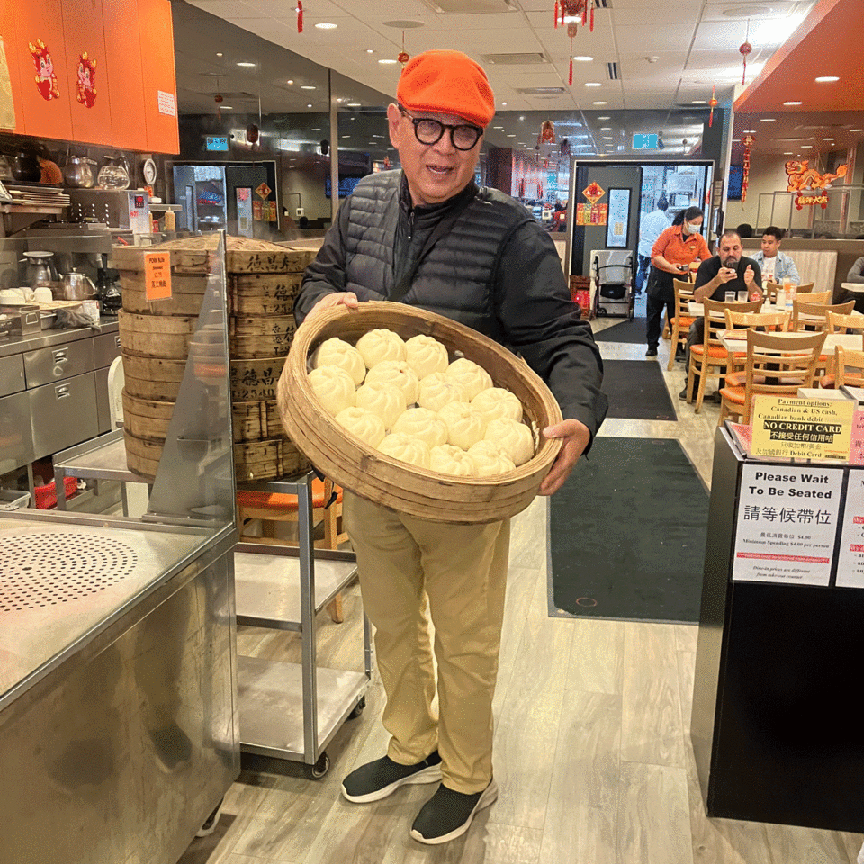 Robert Sung entertains on a walking tour of Chinatown
