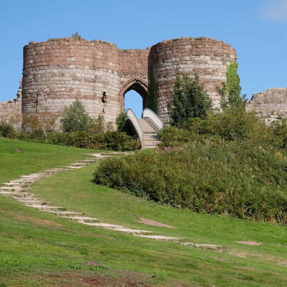 Beeston Castle fort. Image credit: Alamy