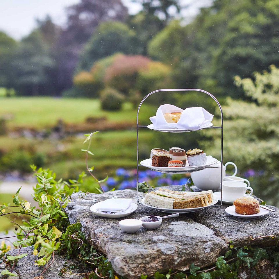 Afternoon tea al fresco