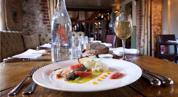 187-The-Red-Lion-East-Chisenbury---Chris-Lock-2-1.jpg