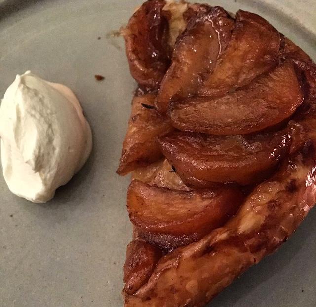 Apple tarte tatin