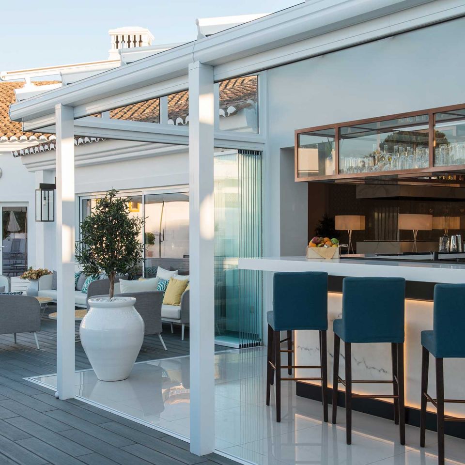 A resort bar ready for drinks