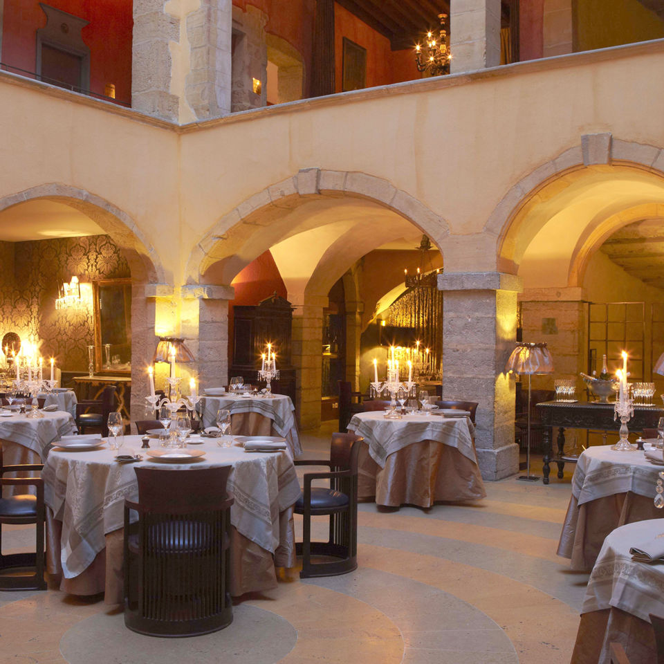 The dining room at Cour des Loges hotel