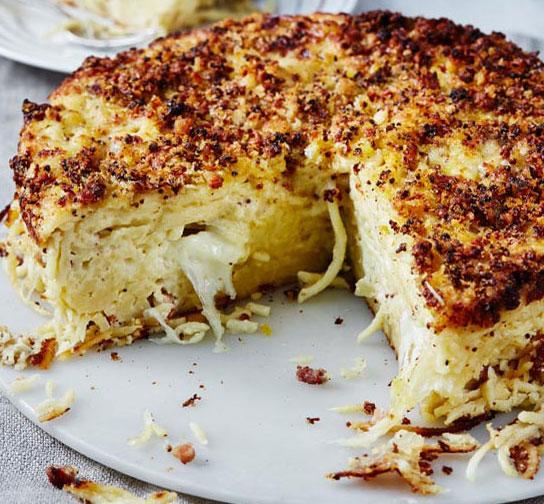 Spaghetti-mac-n-cheese-cake-490.jpg