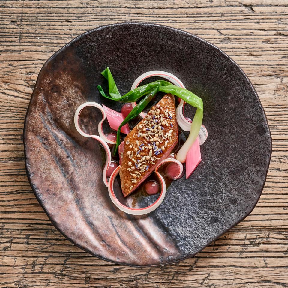 Tudor-Farmhouse-food