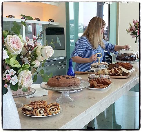 llg-sasha-and-cakes.jpg