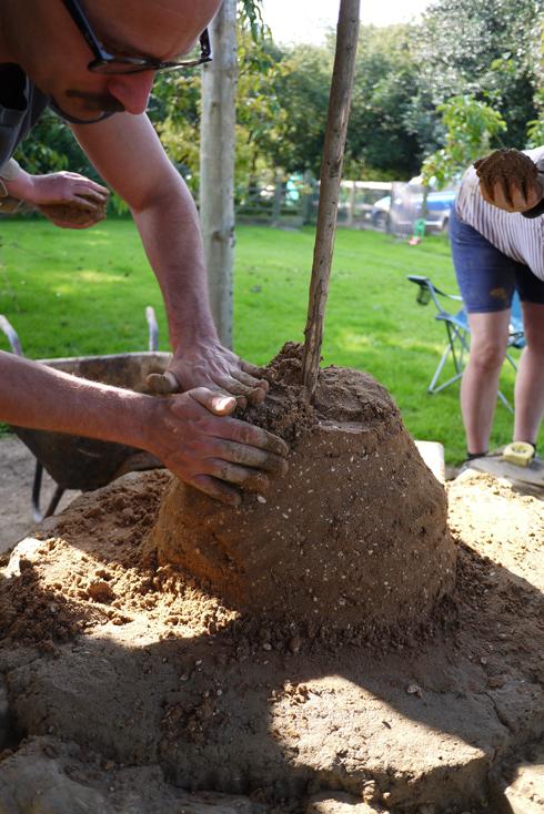 Building-the-sand-dome-3.jpg