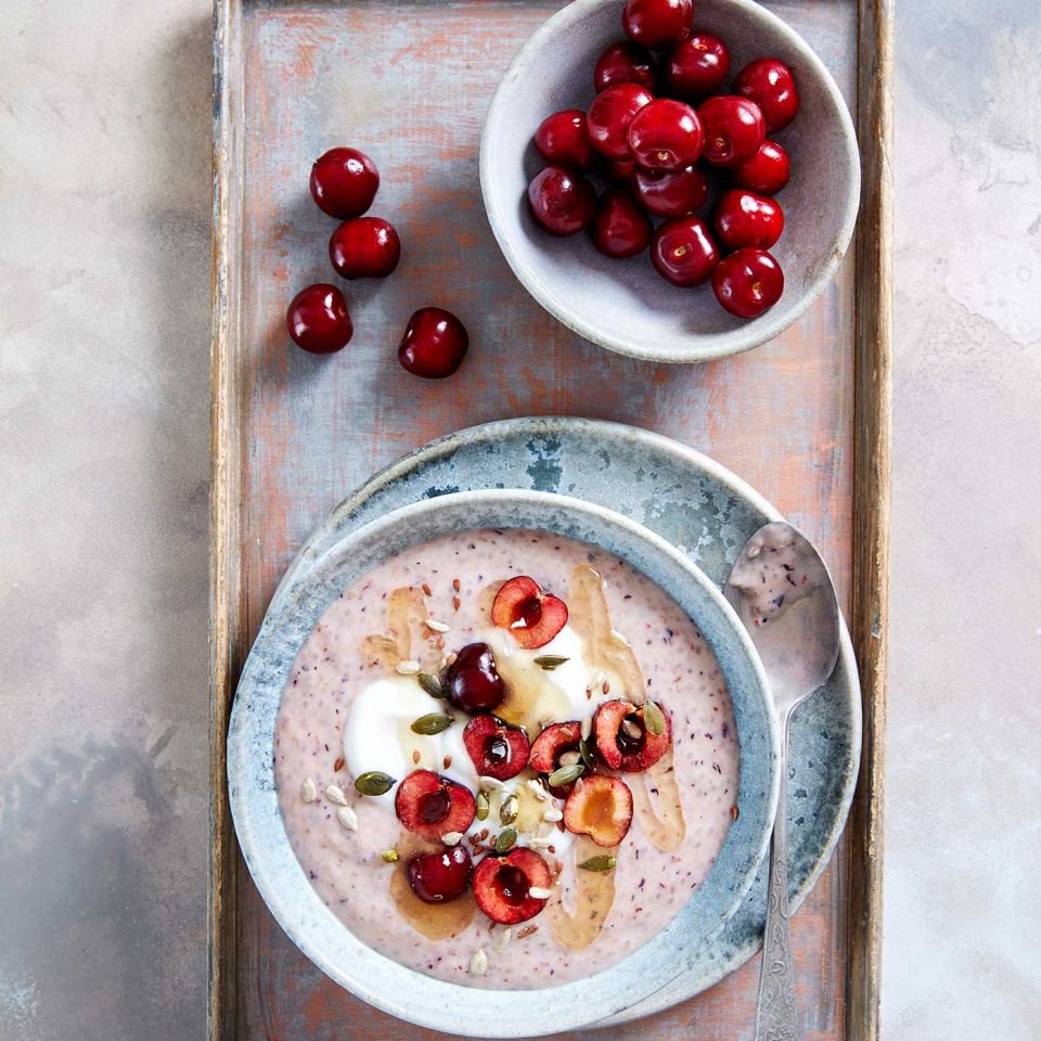 Cherry-Smoothie-bowl