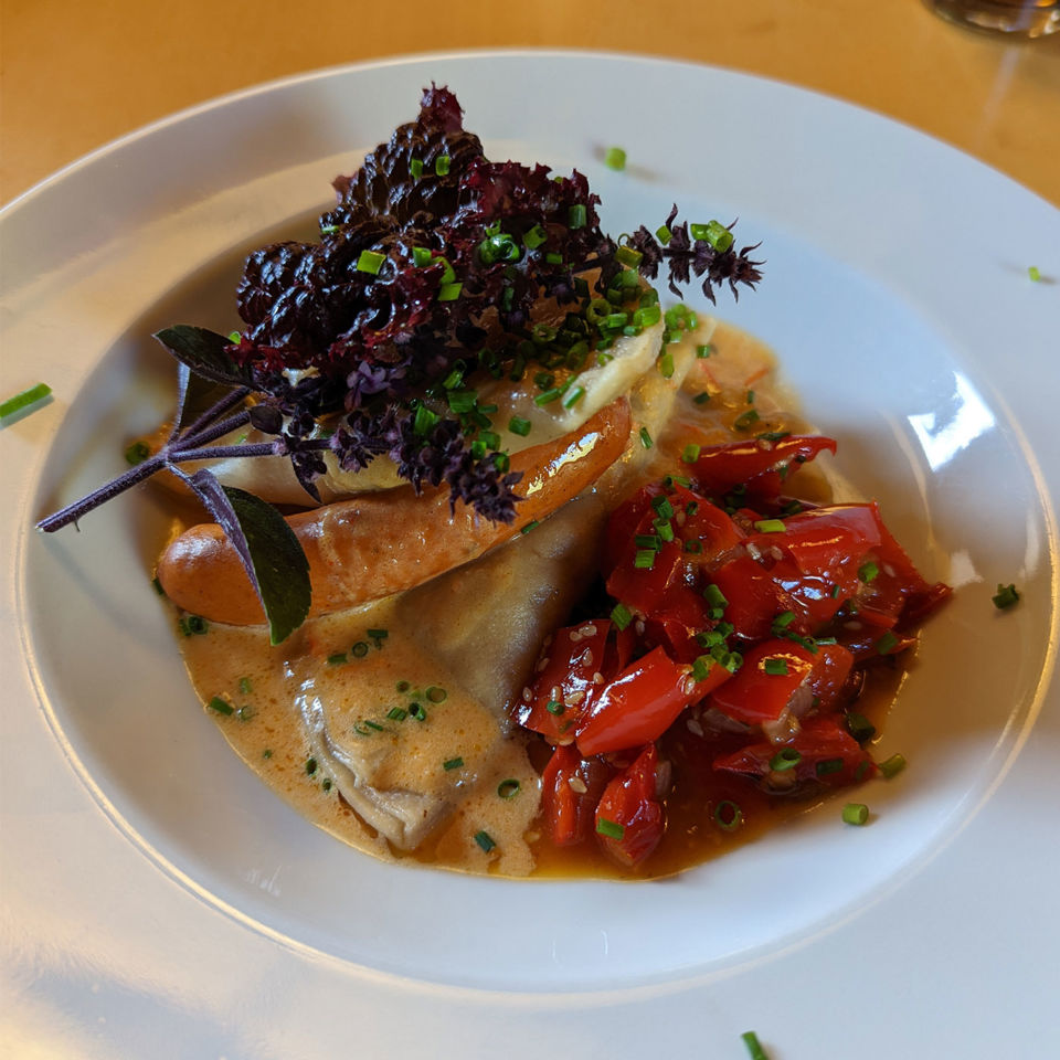 Chorizo schlutzkrapfen with red peppers