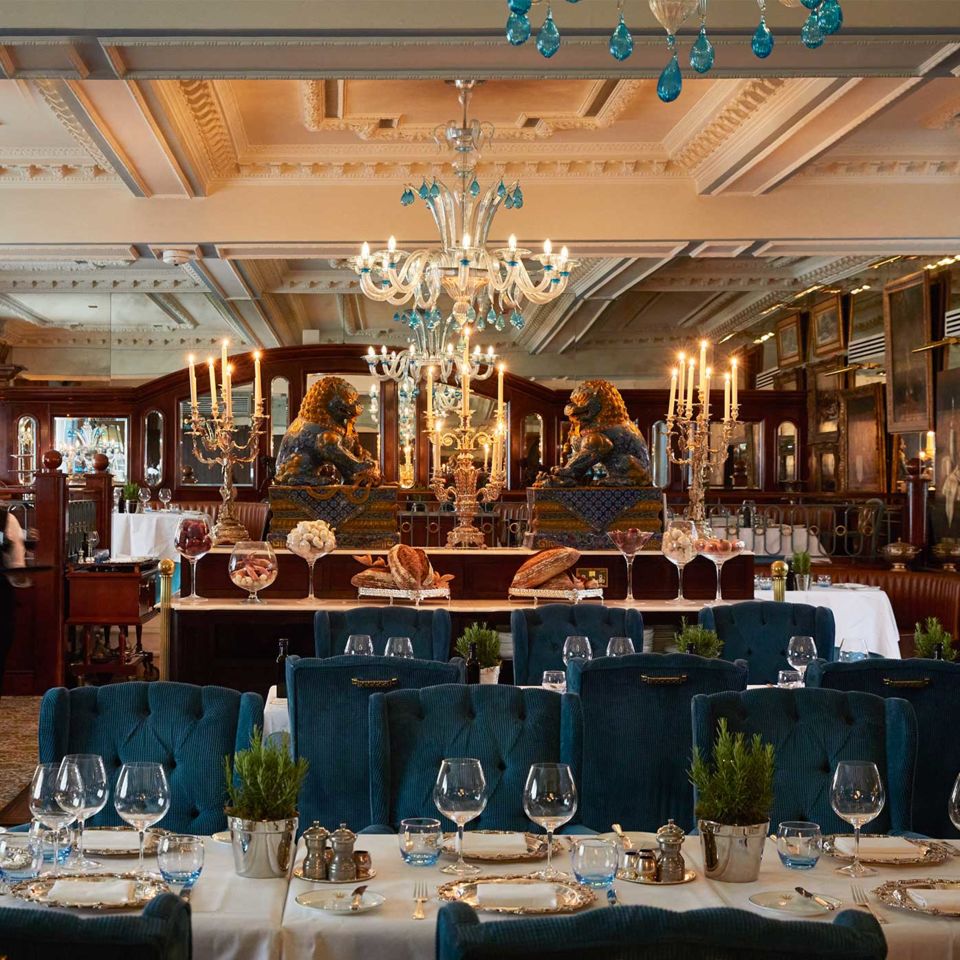 The dining elegance at The English Grill