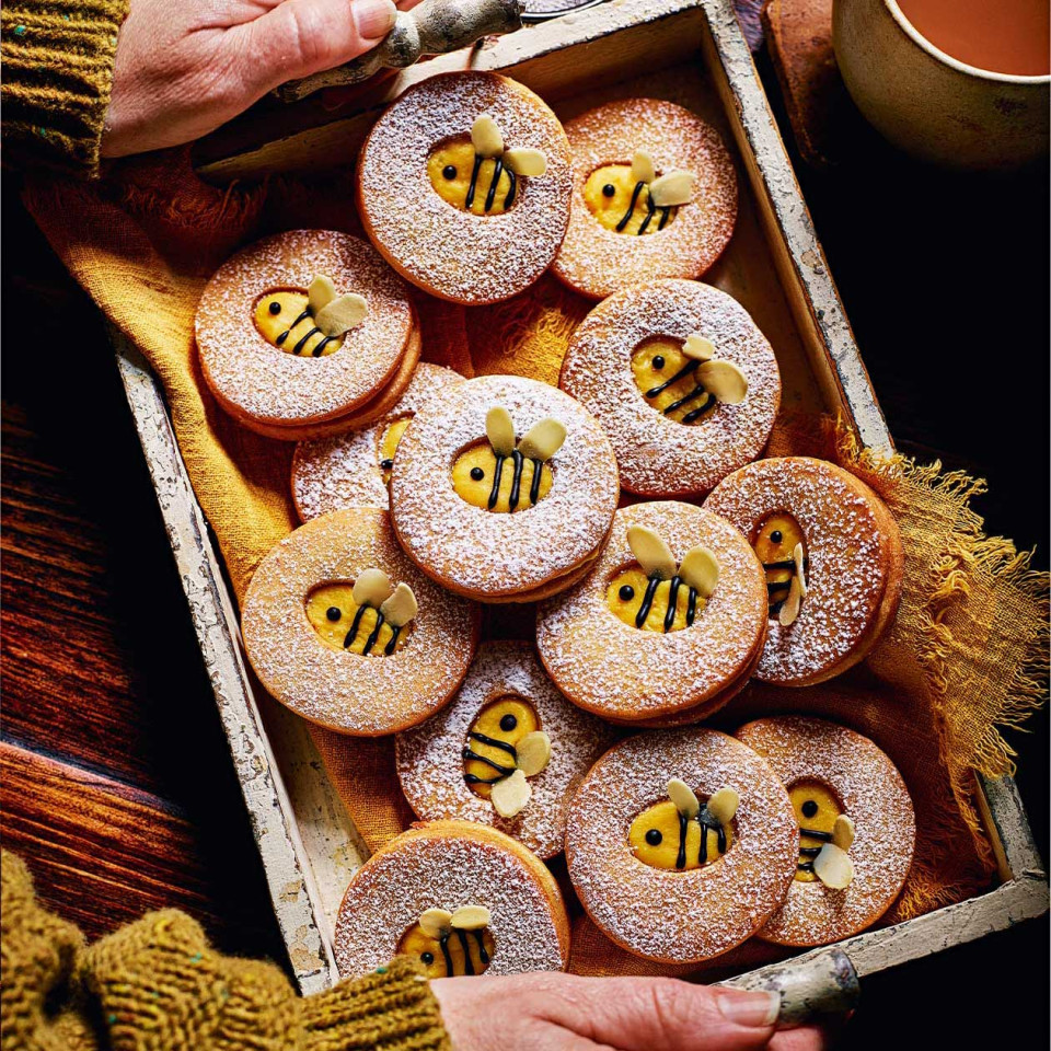 Busy bee biscuits