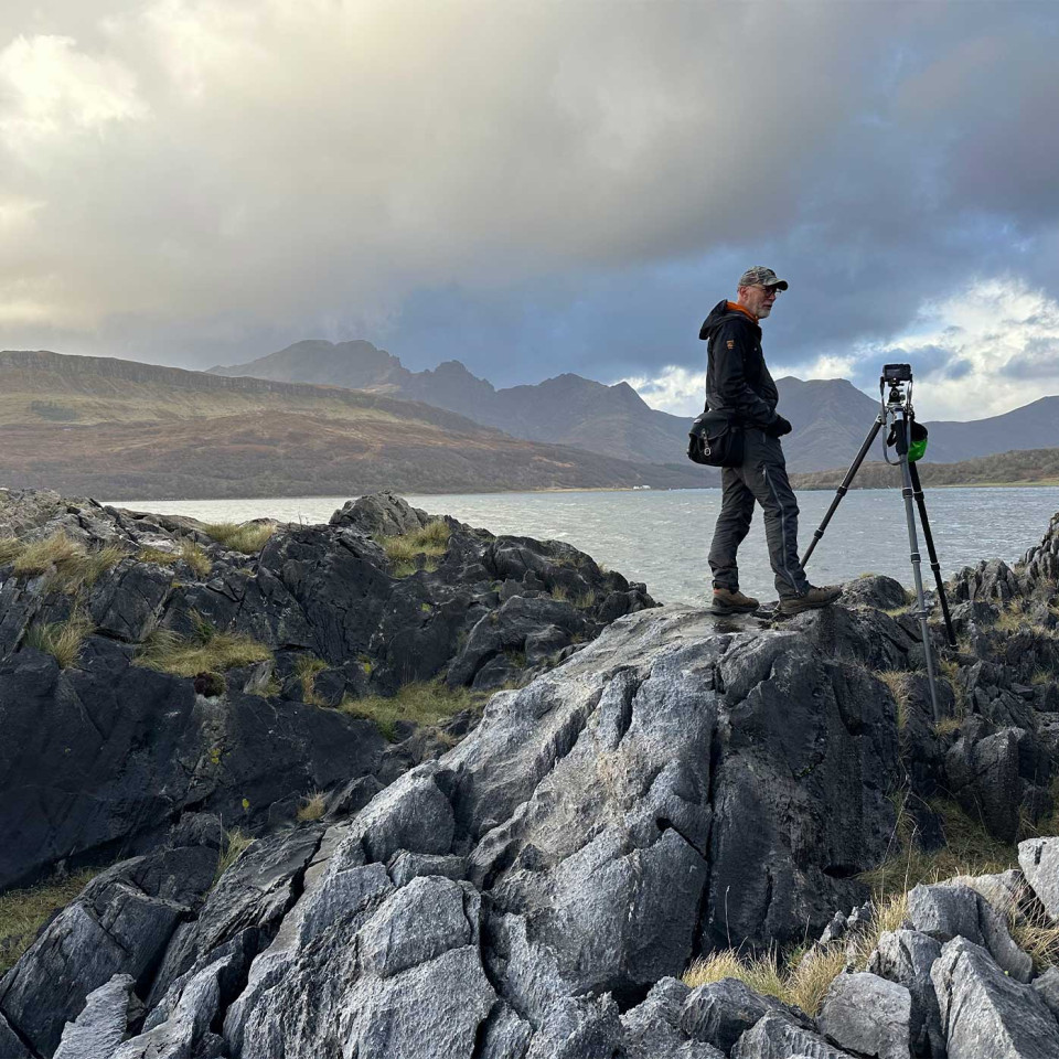 Andrew Tobin sets up a shot