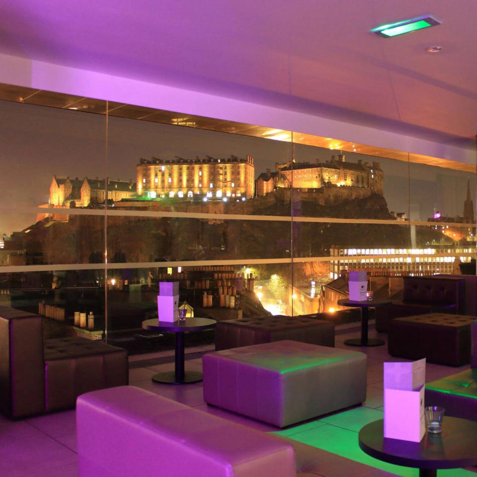 SKYbar-night-view
