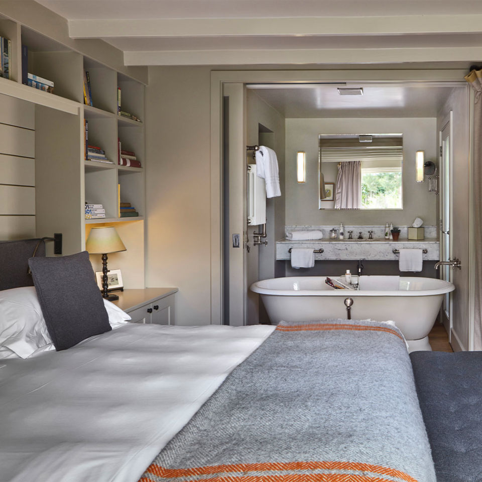 The room's inviting tub