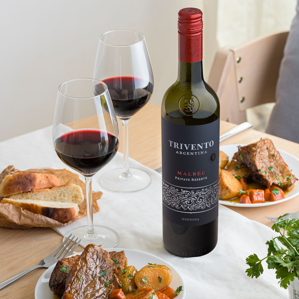 Trivento_Private_Reserve_with_meat_cropped