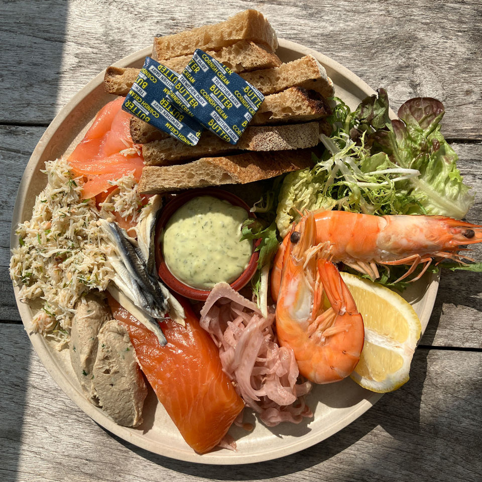 The ultra-fresh seafood sharing platter at Tresco’s Ruin Beach Cafe