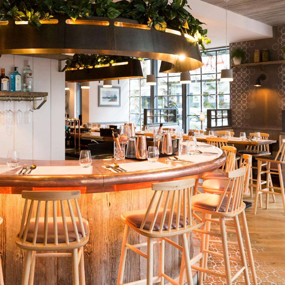 Lahpet_Interior