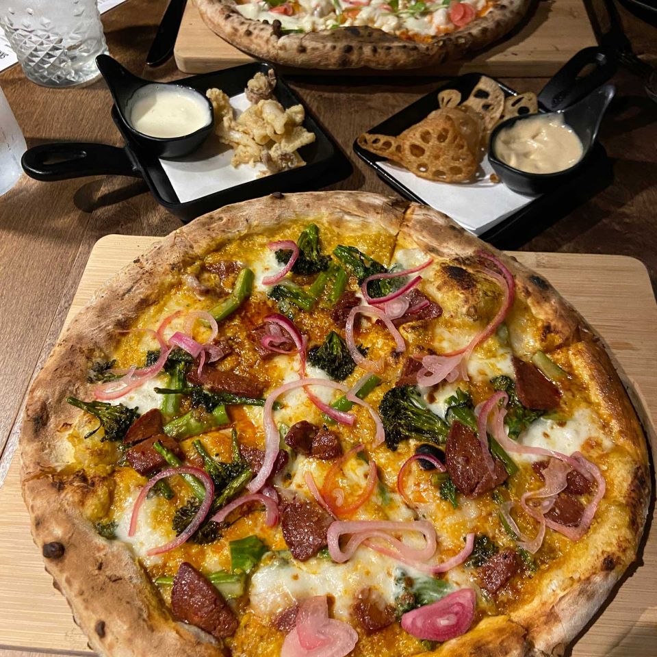 Robusata lobster pizza