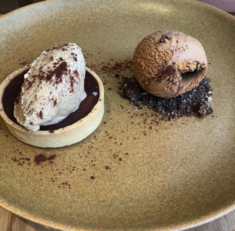 Valrhona chocolate tart with salted dulche de leche cream