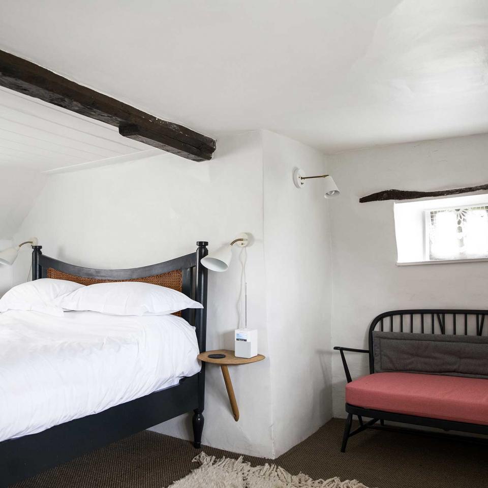 The Compasses Inn bedroom