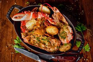 Lobster-and-chicken-pot-Lobos-Soho.jpg