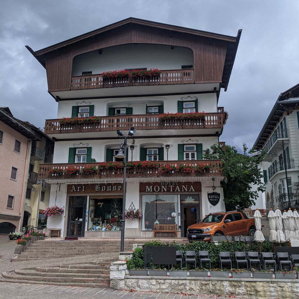 Hotel Montana