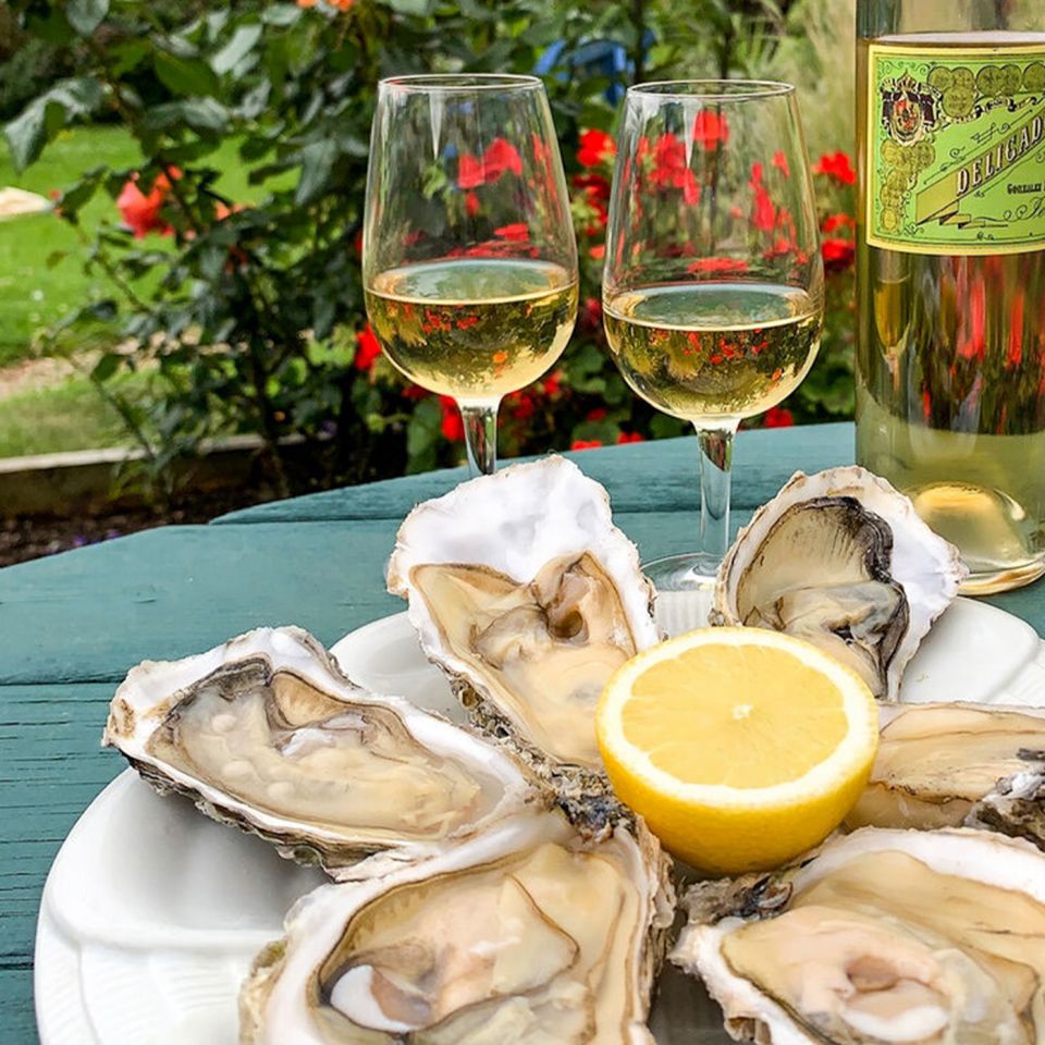 Oysters at the Dun Cow
