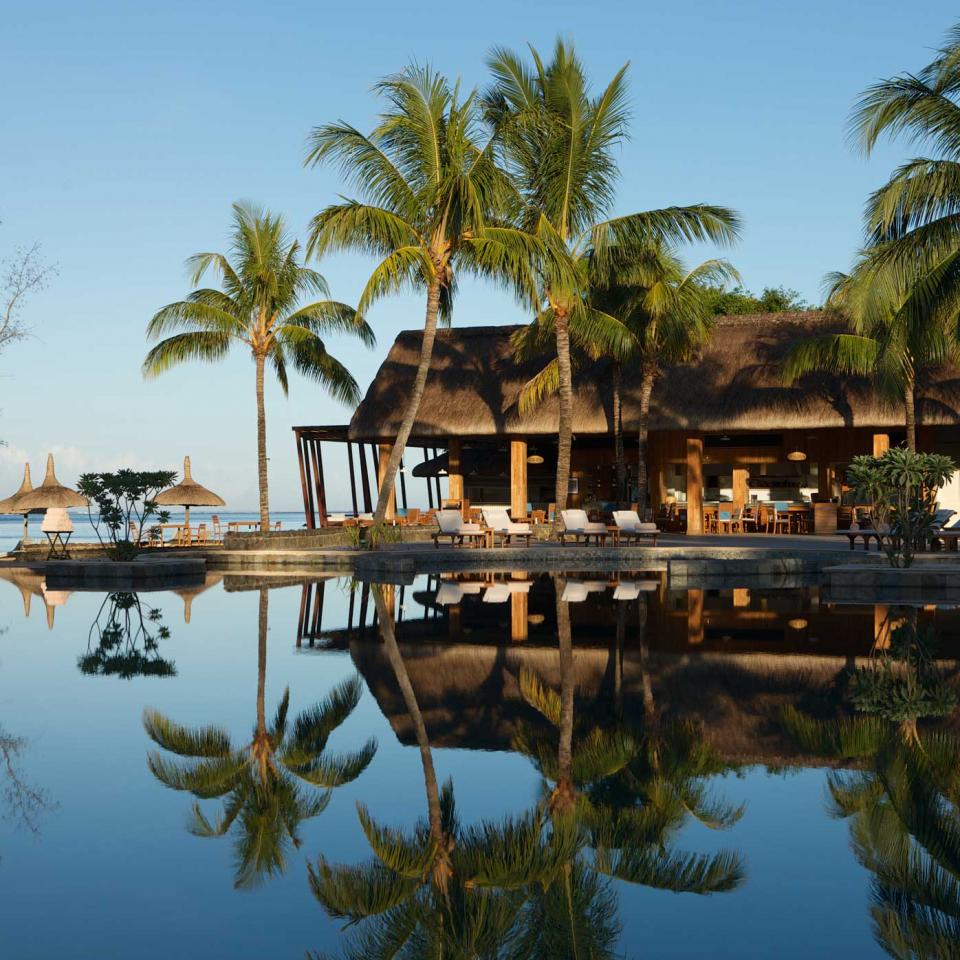 MOR_66721113_outrigger-mauritius-beach-resort-ext-pool-view3