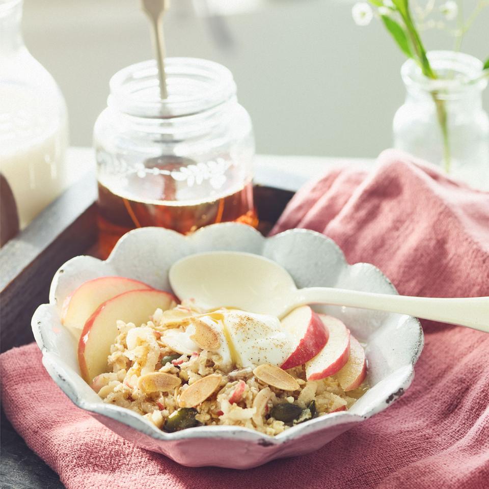 Apple pie overnight oats. Image: Rob Streeter