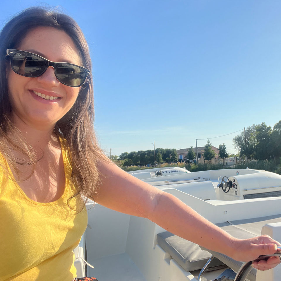 Lorna Parkes takes a sunny selfie