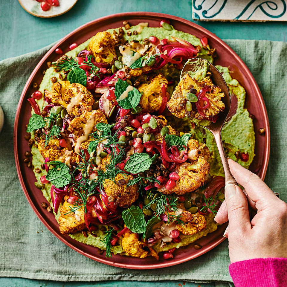 Turmeric cauli bowl with coriander houmous