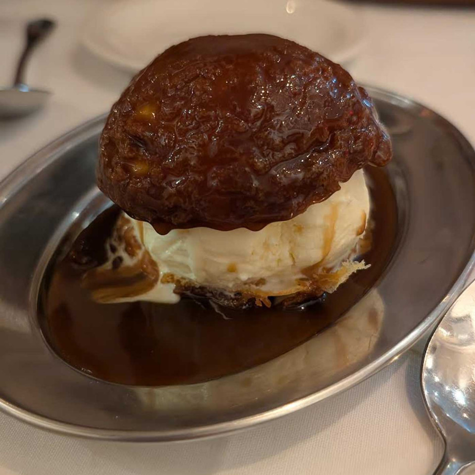 Frozen custard profiterole 