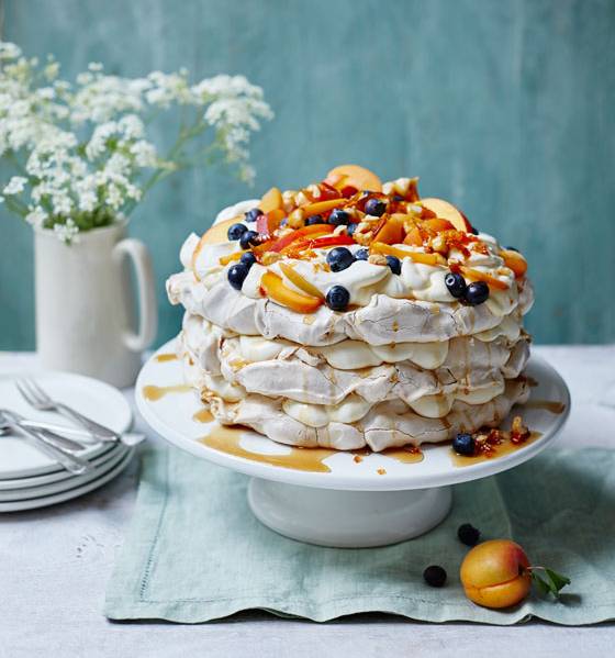 Cinnamon maple pavlova with hazelnut praline